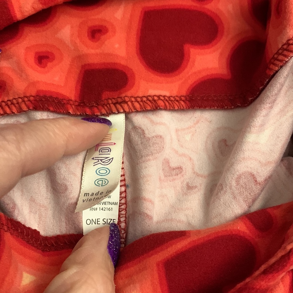 💕Two LuLaRoe Valentines leggings-one size 💕 - Picture 4 of 7